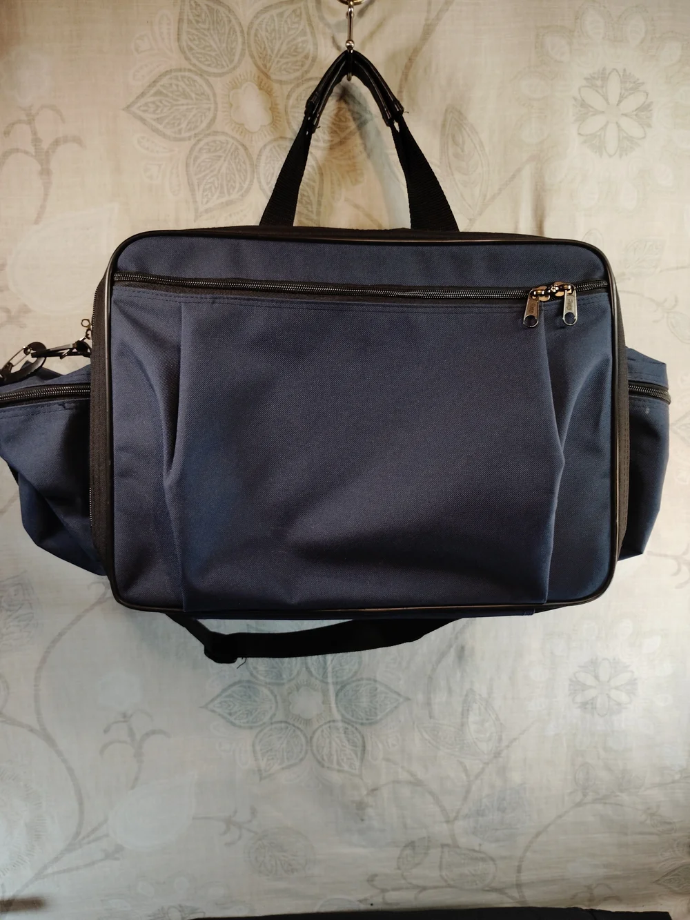 Hopkins Navy Travel /Weekend/Carry On Bag
